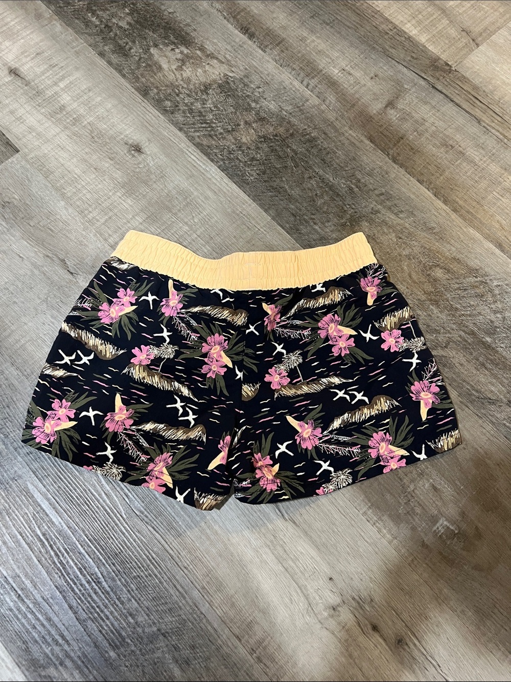 Patagonia girl’s Costa Rica Baggies print Birds and Blooms size XL-14 - Picture 3 of 7
